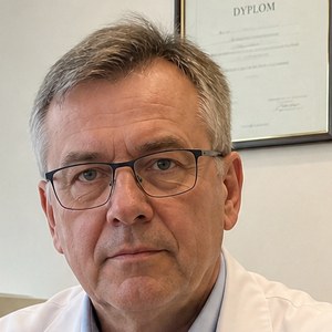 Dr Błażej Schilling, chirurg ortopeda