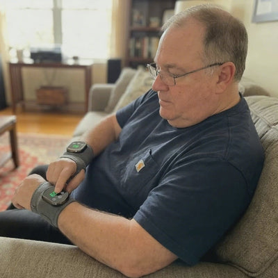 Masażer dłoni i nadgarsków Noom EMSHand Pro